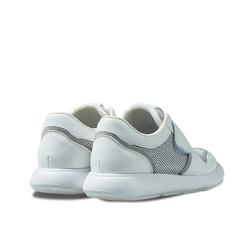 Avery Extra Lightweight Kids Sneakers