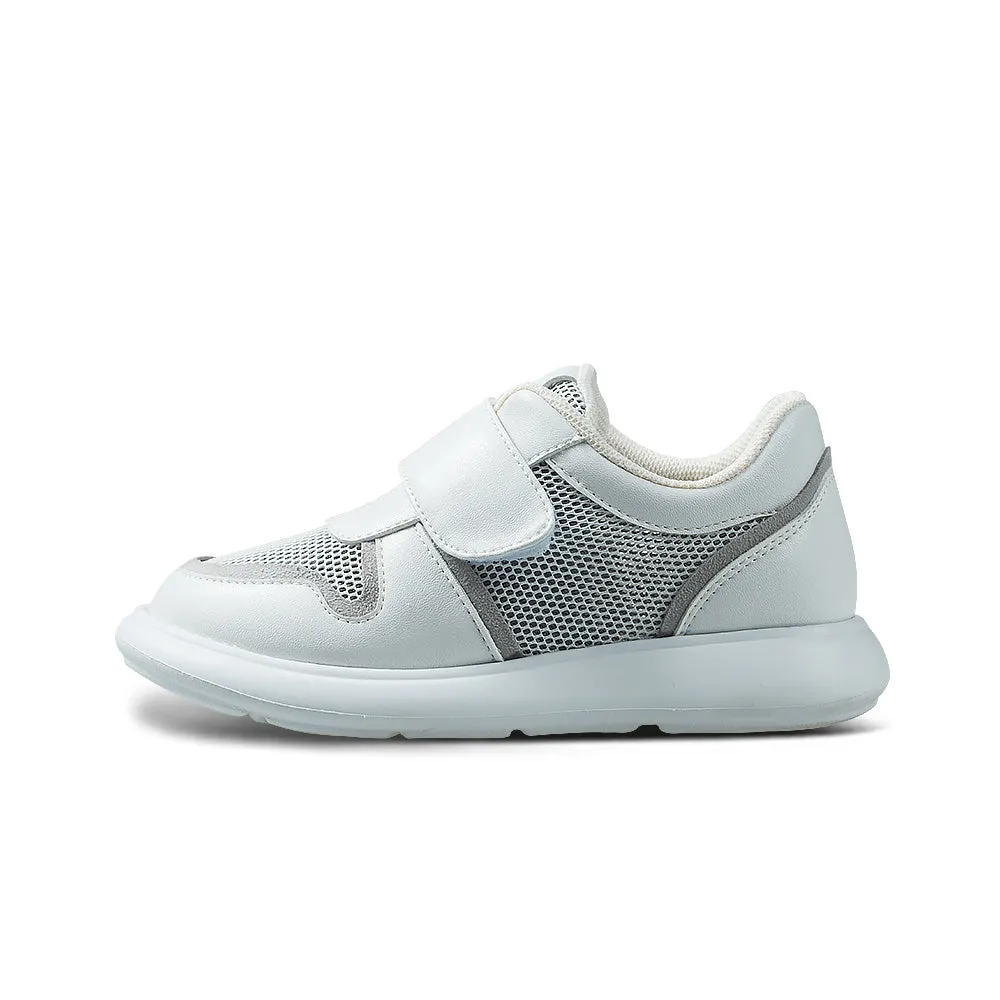 Avery Extra Lightweight Kids Sneakers