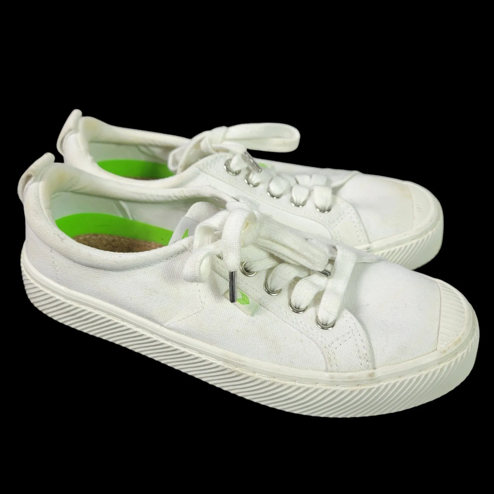 Cariuma Canvas Sneakers OCA Low Top White Cap Toe Lace Up Unisex 7.5 Women 6 Men