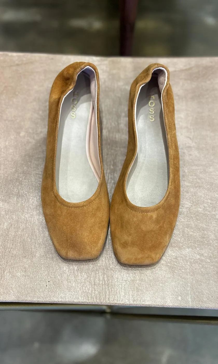 HOSS Soft Suede Tan ballet