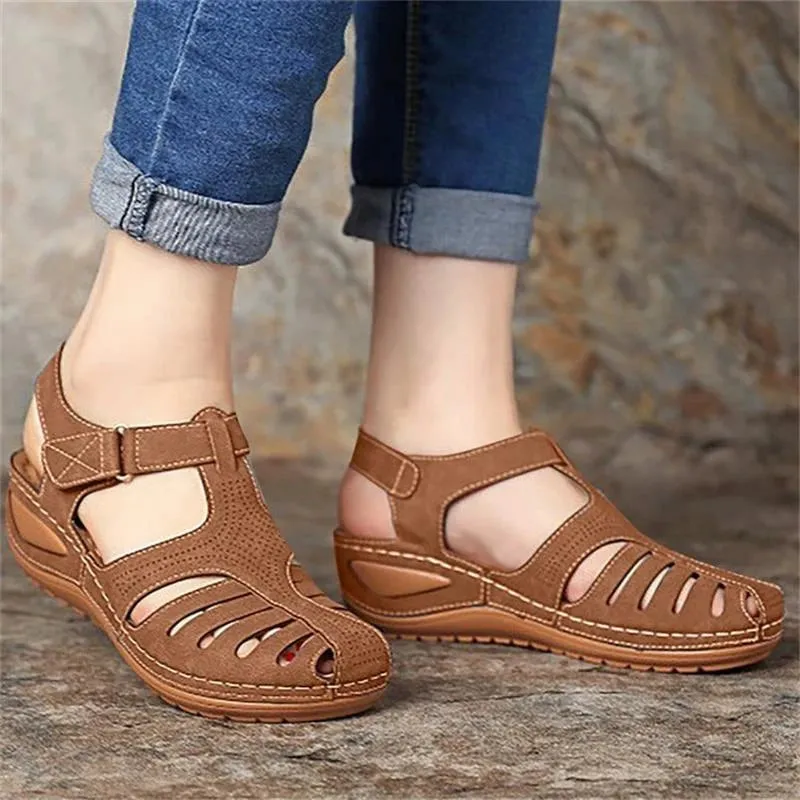 Soft Low Heels Close Sandals